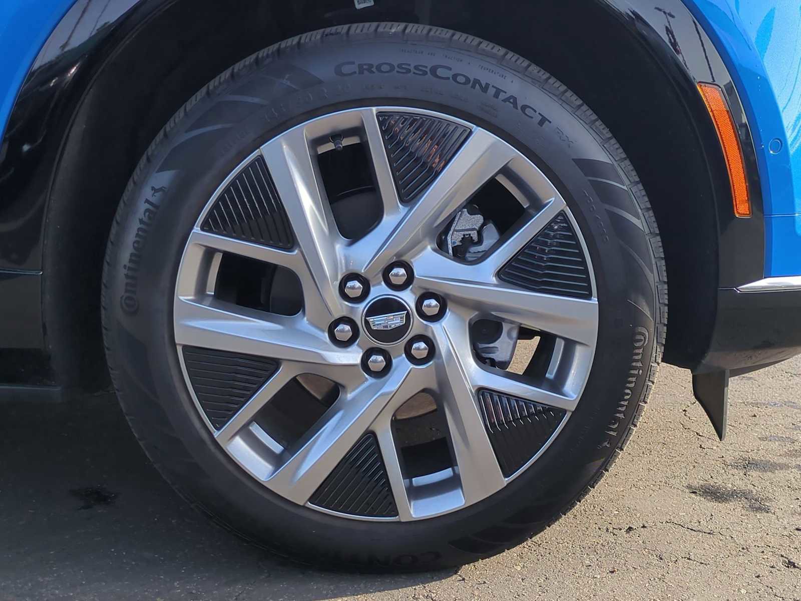 Used 2025 Cadillac Optiq Luxury 1 image 29