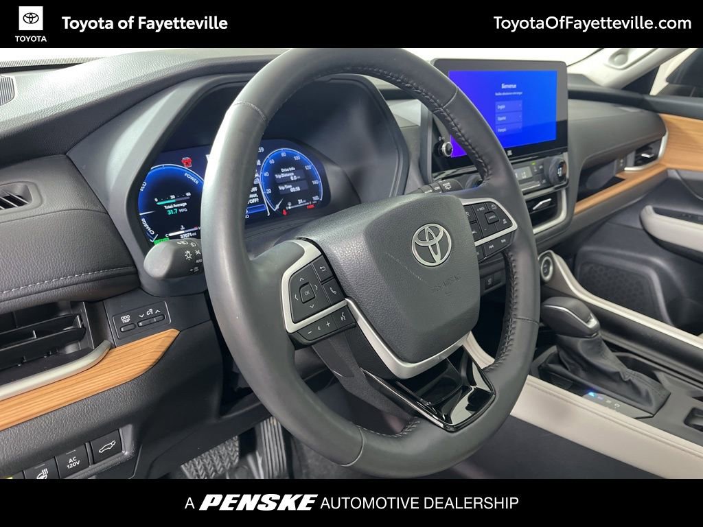 Used 2024 Toyota Grand Highlander Limited image 30