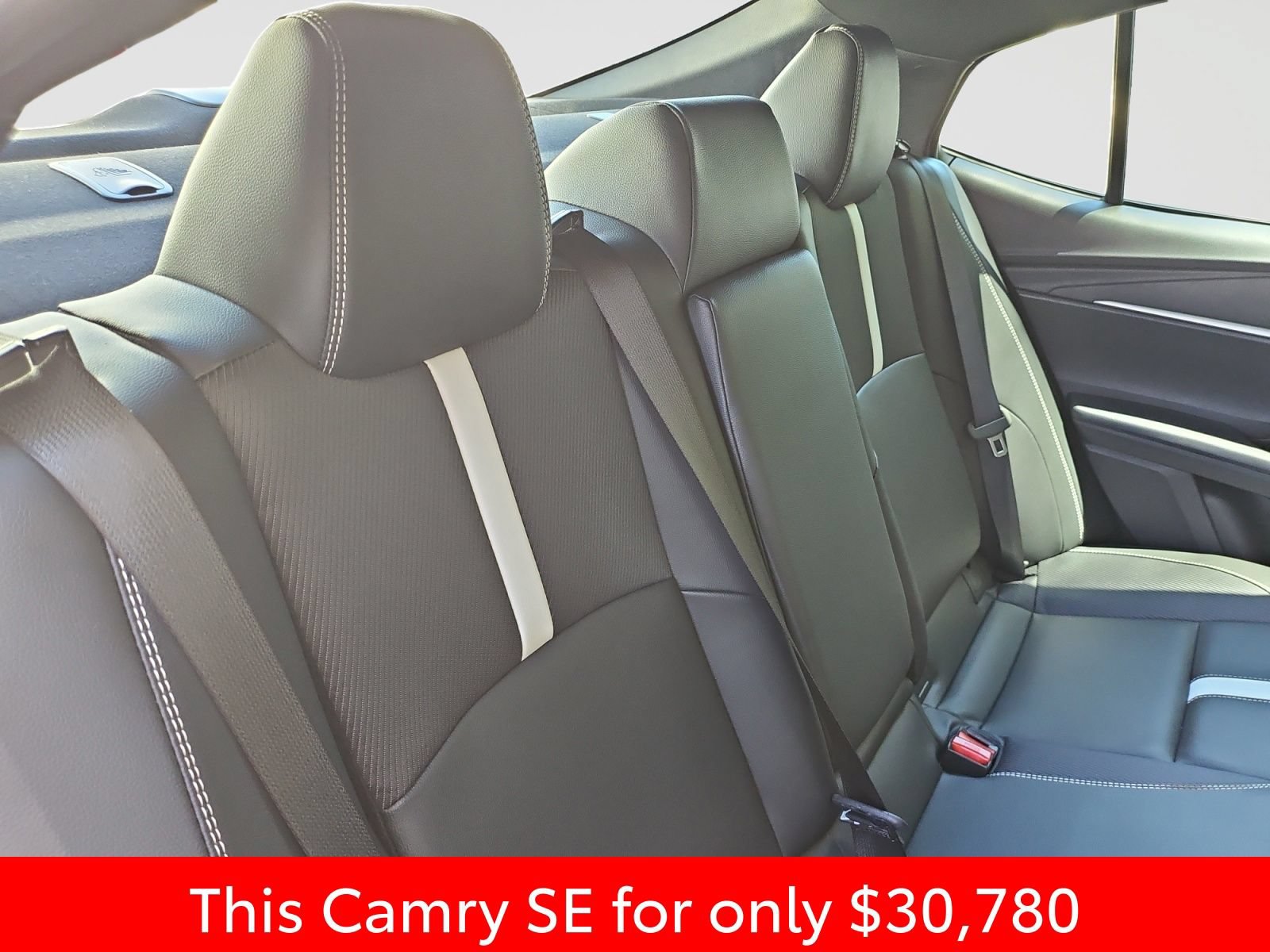 Used 2025 Toyota Camry SE w/ Convenience Package FWD image 45