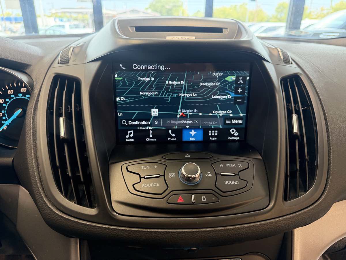 Used 2016 Ford Escape SE w/ SE Leather Comfort Package FWD image 19