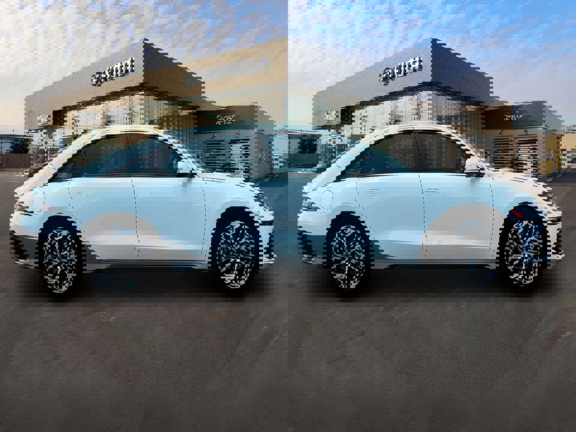 New 2025 Hyundai Ioniq 6 SEL image 9