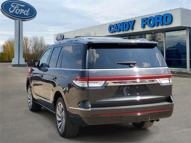 Used 2024 Lincoln Navigator Premiere image 3