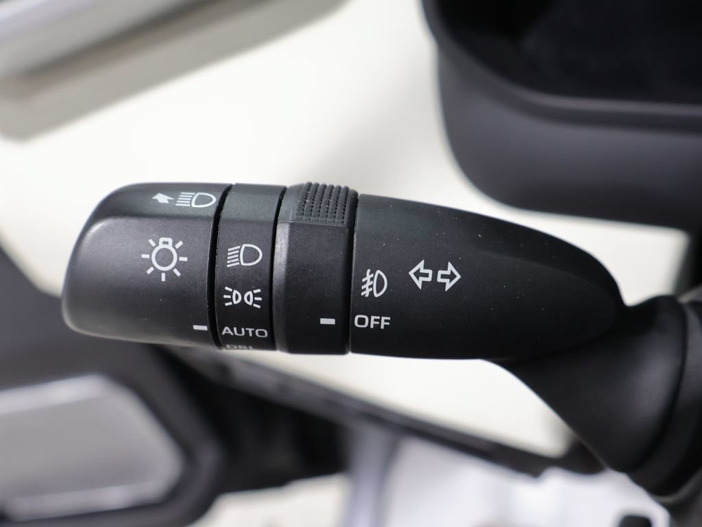 Used 2023 Toyota Sequoia Capstone AWD/4WD image 40