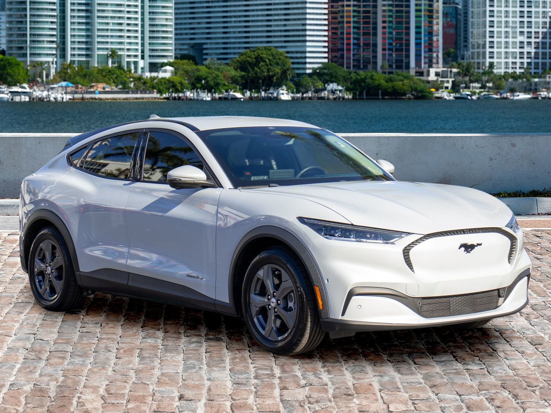 Used 2021 Ford Mustang Mach-E Select w/ Comfort/Technology Package image 3