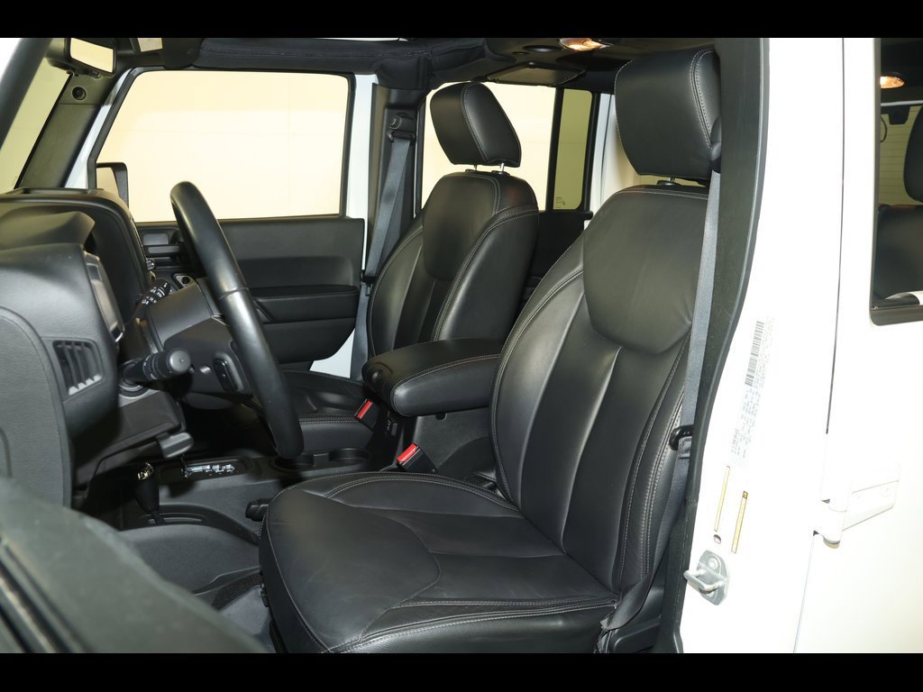 Used 2018 Jeep Wrangler Unlimited Sahara image 15