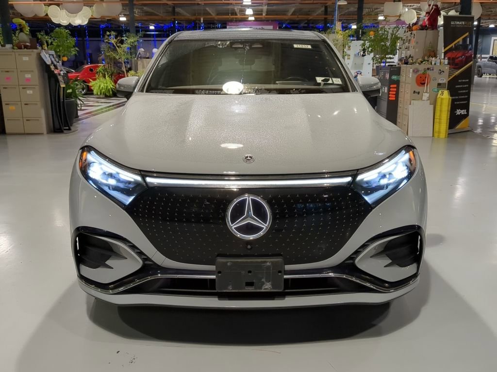 Used 2023 Mercedes-Benz EQS 450+ 4MATIC SUV image 3