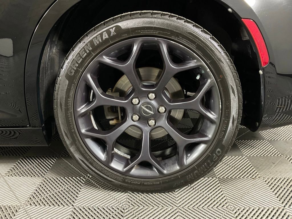 Used 2020 Chrysler 300 S image 10