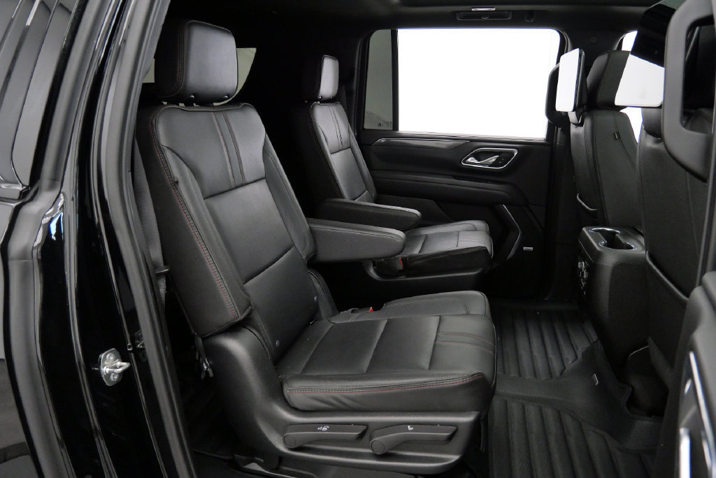 Used 2023 Chevrolet Suburban RST w/ Luxury Package AWD/4WD image 19