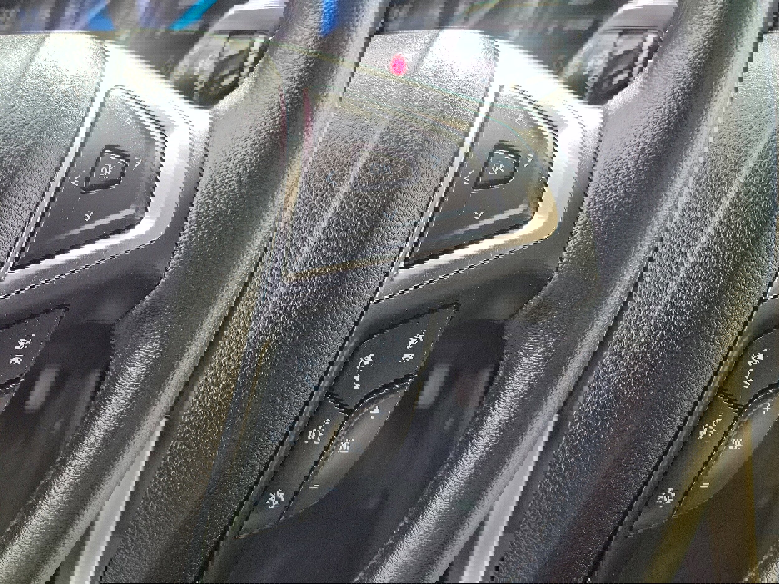 Used 2023 Ford Edge SEL w/ Convenience Package image 25