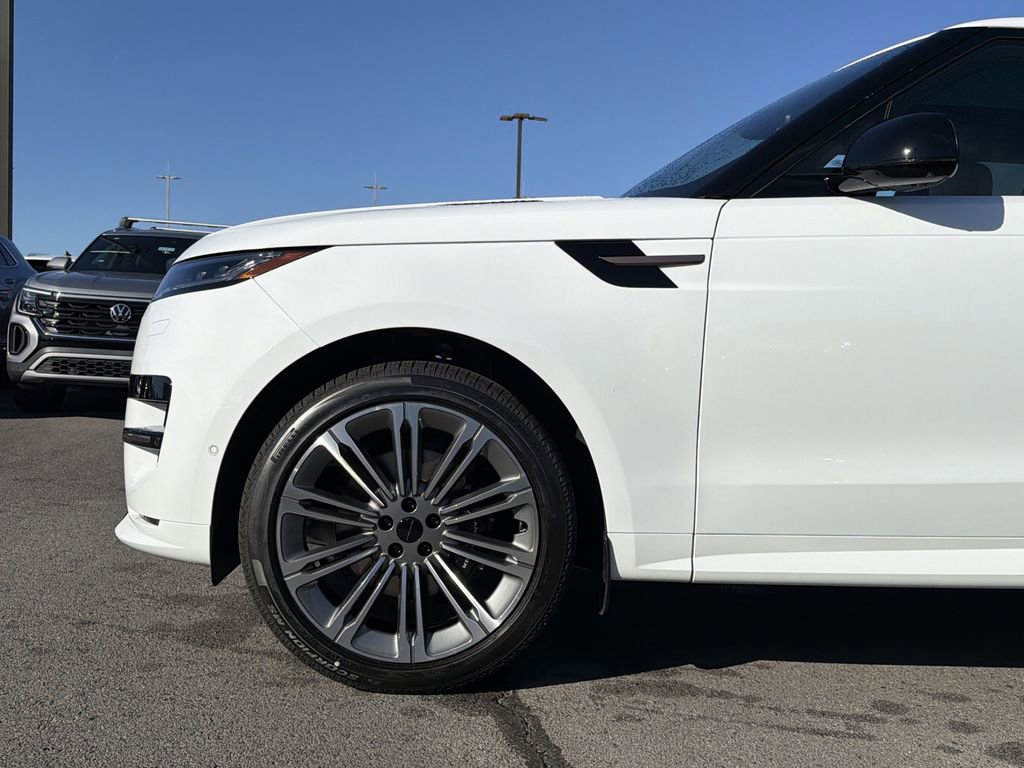New 2026 Land Rover Range Rover Sport Dynamic SE image 9