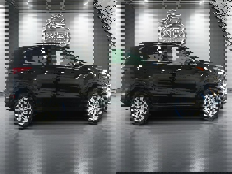 Used 2017 Kia Sportage LX image 4