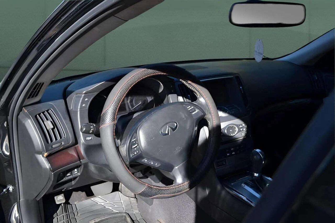 Used 2013 INFINITI G37 Journey w/ Premium Pkg image 15
