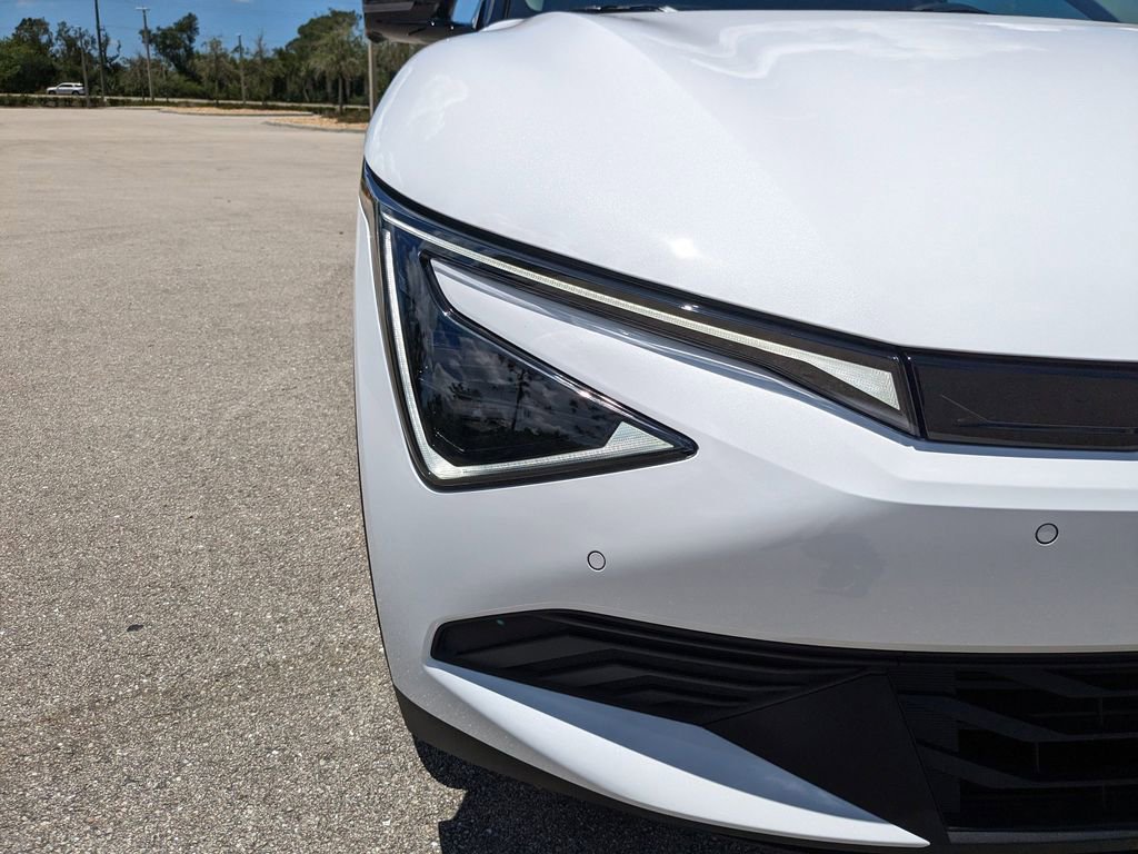 New 2025 Kia EV6 Light w/ Light LR Technology Package RWD image 12
