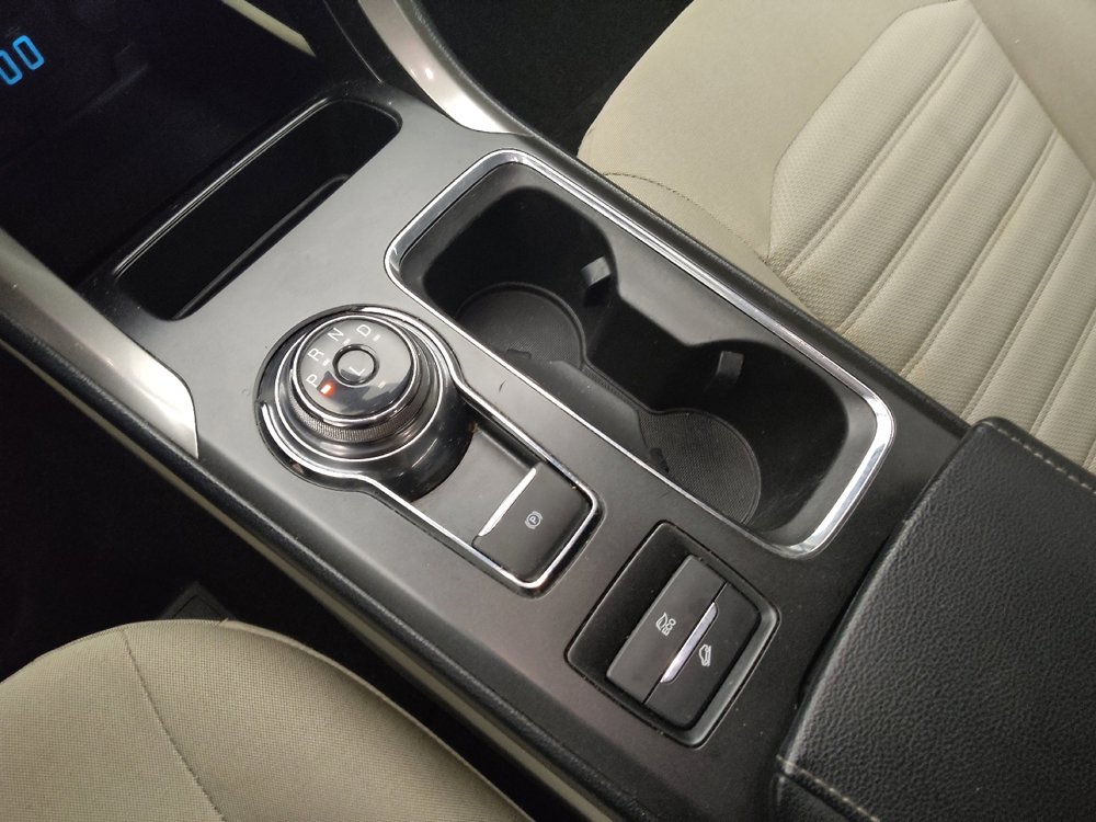 Used 2019 Ford Fusion SE image 26