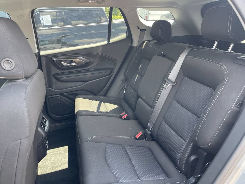 Used 2024 GMC Terrain SLE w/ Driver Convenience Package AWD/4WD image 9