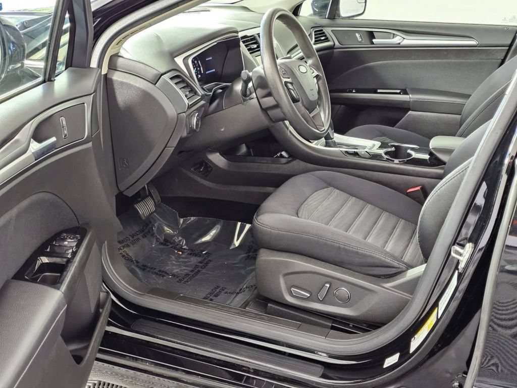 Used 2016 Ford Fusion SE FWD image 19