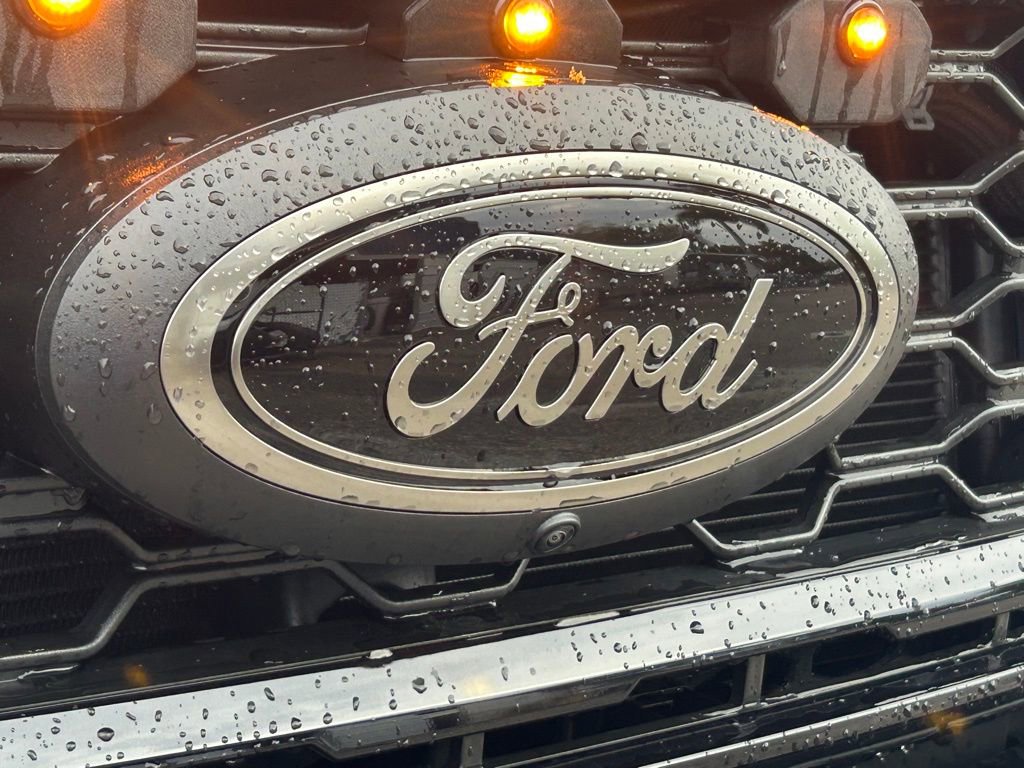 New 2026 Ford F250 Lariat w/ Black Appearance Package image 23
