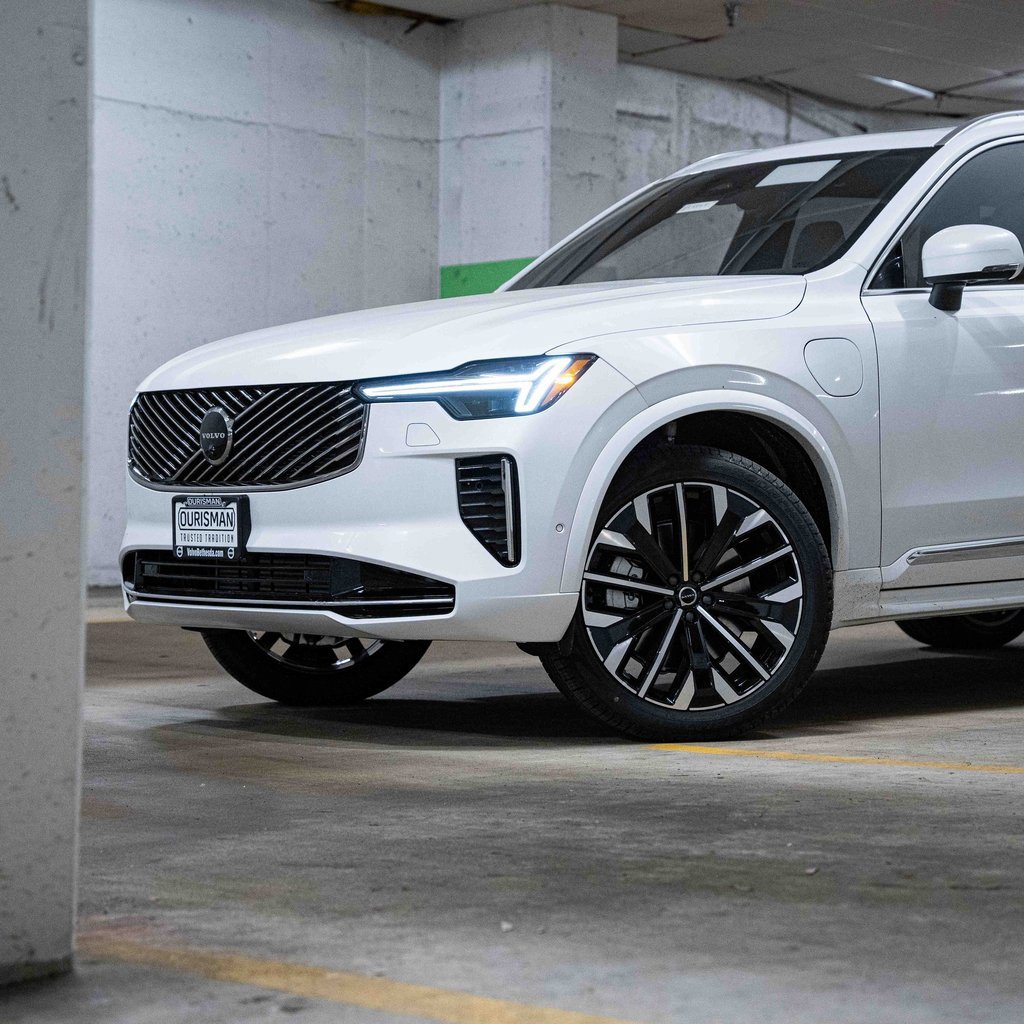 New 2026 Volvo XC90 T8 Plus image 2