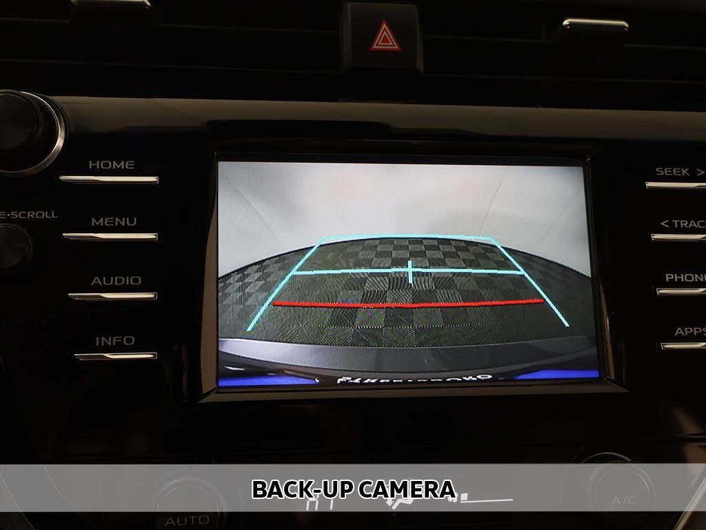 Used 2018 Toyota Camry SE image 4