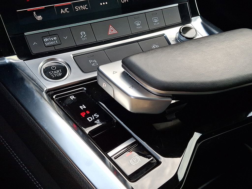 Used 2023 Audi e-tron Premium w/ Convenience Plus Package image 17