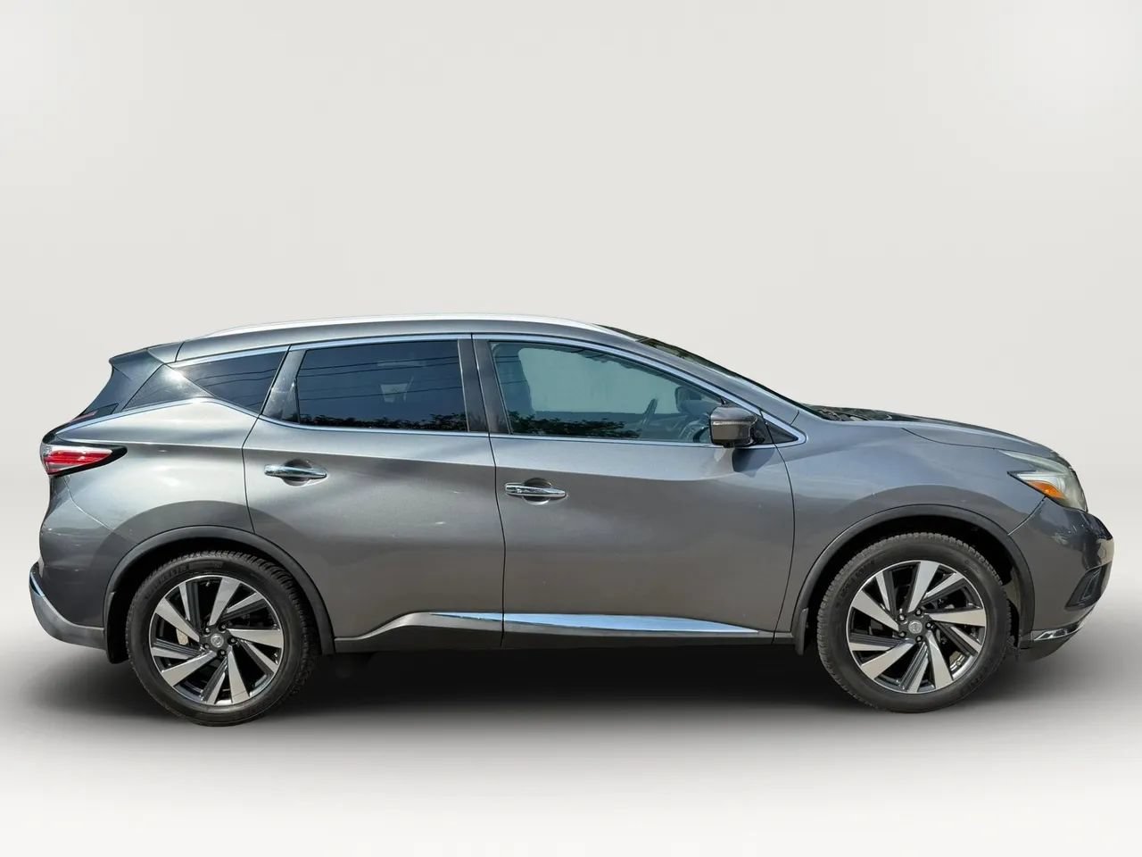Used 2015 Nissan Murano Platinum w/ Platinum Technology Package AWD/4WD image 2