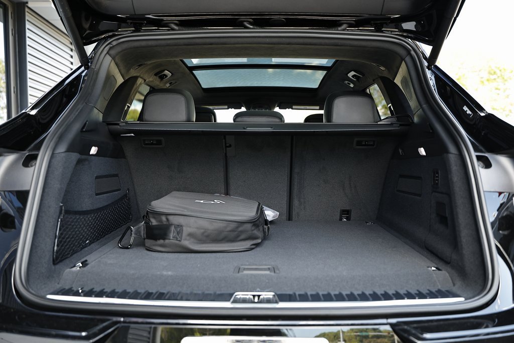 New 2026 Porsche Cayenne Turbo image 32