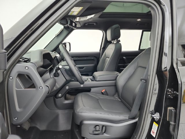 New 2026 Land Rover Defender 110 X-Dynamic SE AWD/4WD image 29