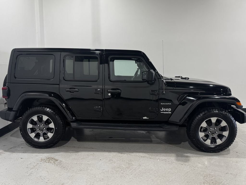 Used 2018 Jeep Wrangler Unlimited Sahara w/ Uconnect 4C Nav & Sound Group image 17