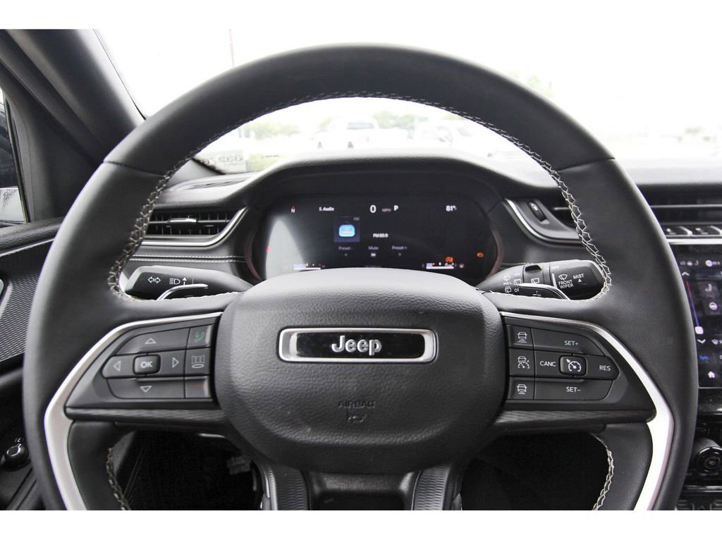 Used 2024 Jeep Grand Cherokee L Laredo image 9