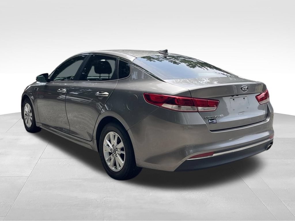 Used 2017 Kia Optima LX FWD image 3