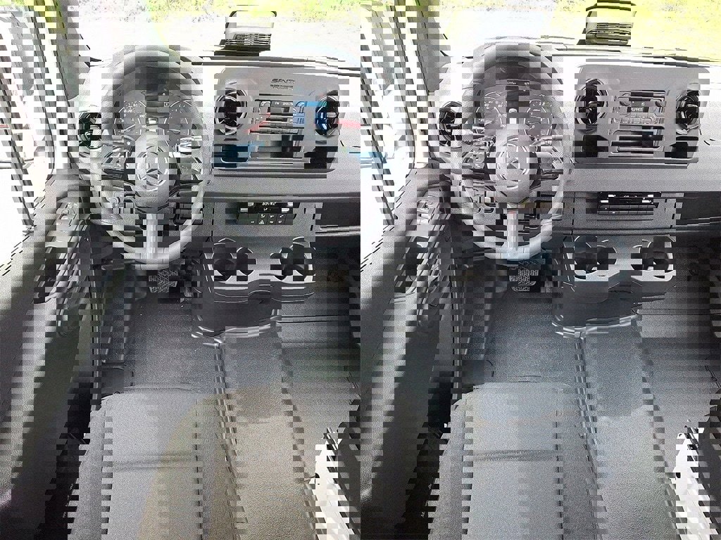 New 2025 Mercedes-Benz Sprinter 2500 image 8