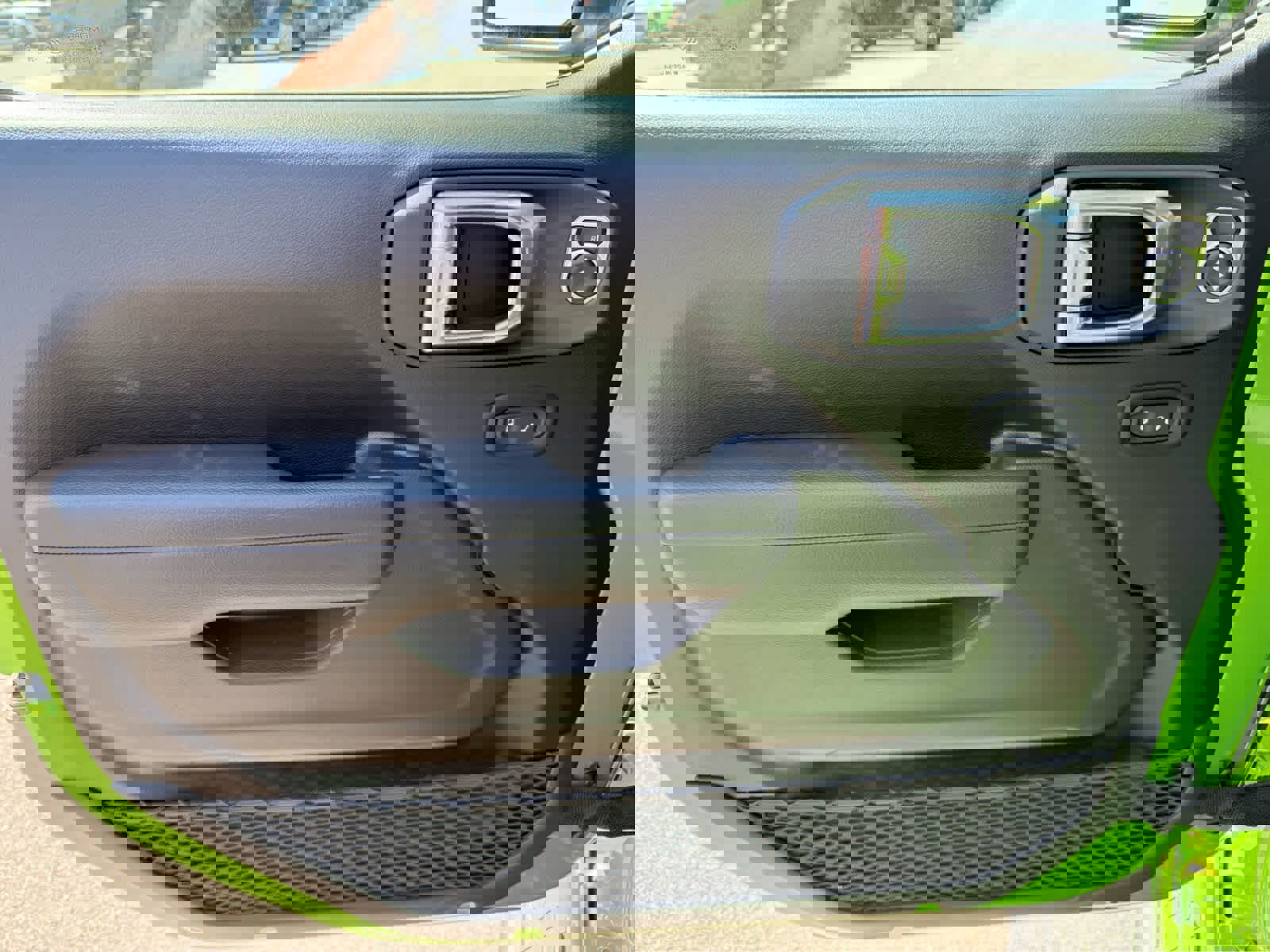 Used 2025 Jeep Wrangler Sport S image 13