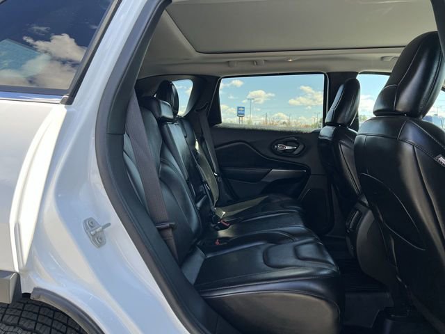 Used 2021 Jeep Cherokee Latitude Lux w/ Sun & Sound Group AWD/4WD image 18