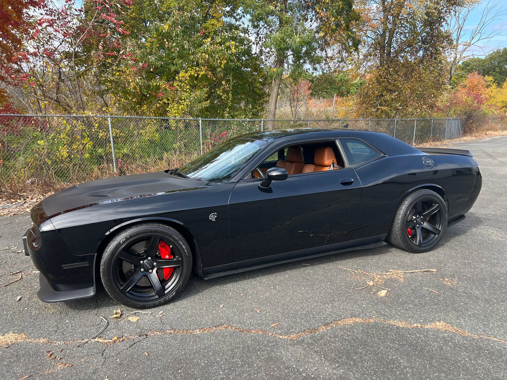 Used 2017 Dodge Challenger SRT Hellcat image 2