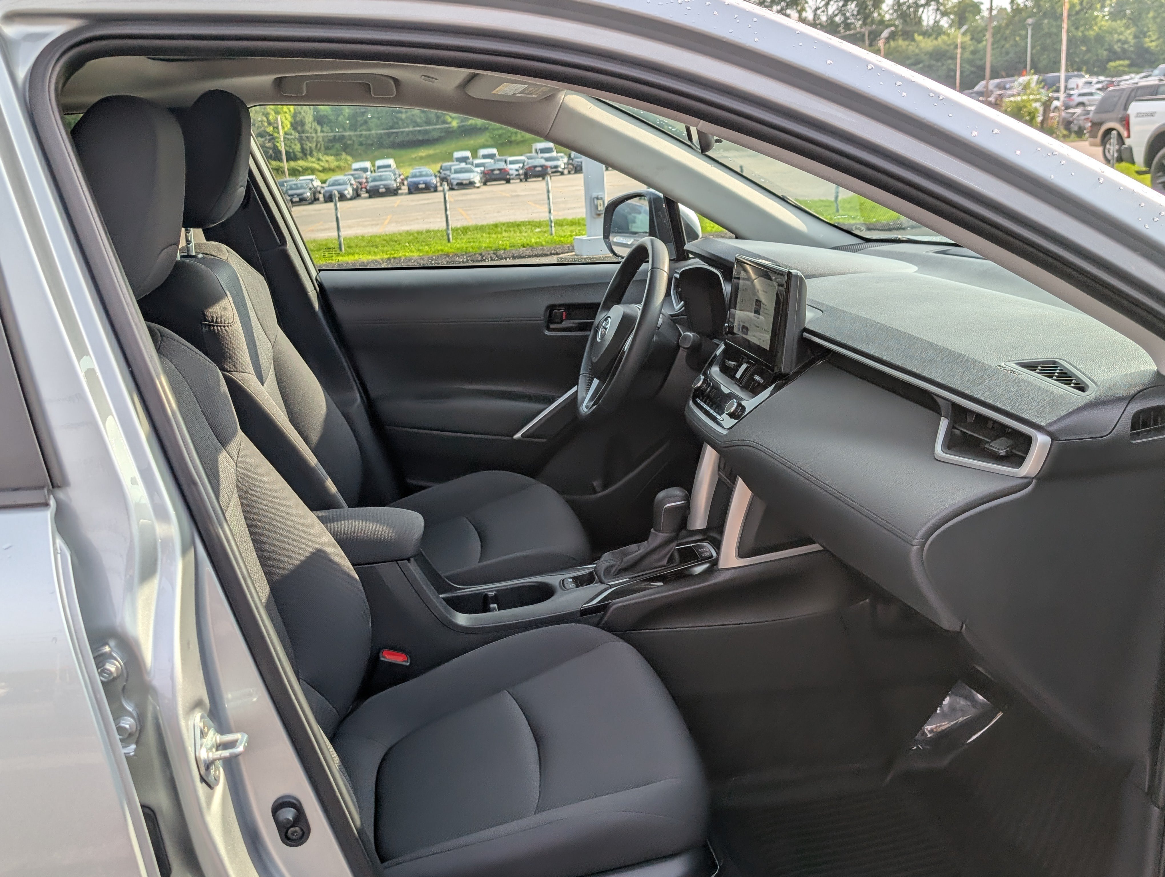 Used 2024 Toyota Corolla Cross LE w/ Moonroof Package AWD/4WD image 11