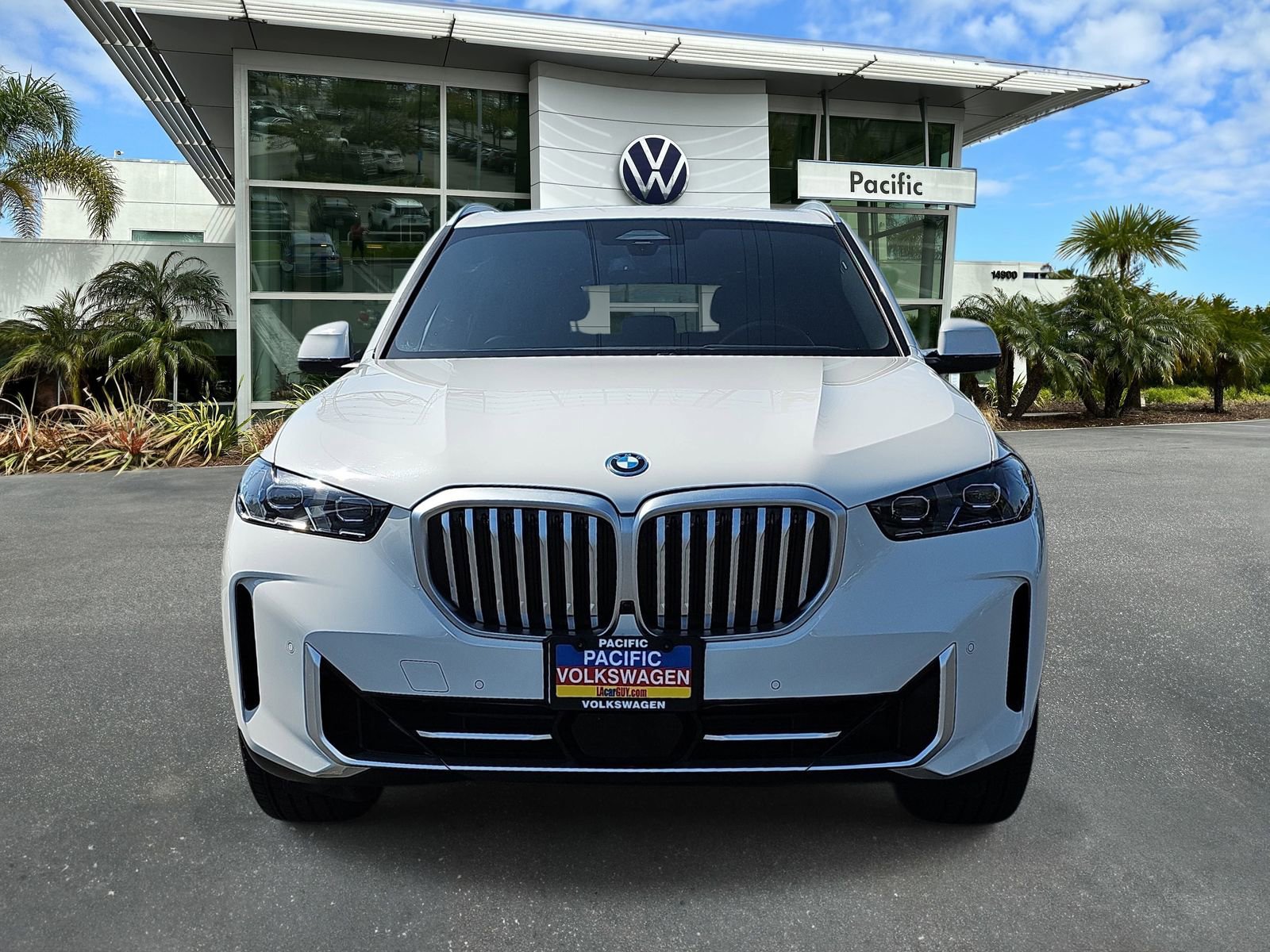 Used 2025 BMW X5 xDrive50e AWD/4WD image 2