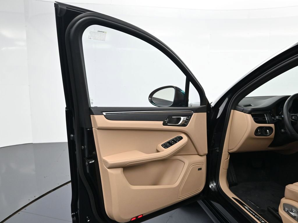 Certified 2026 Porsche Macan GTS image 16