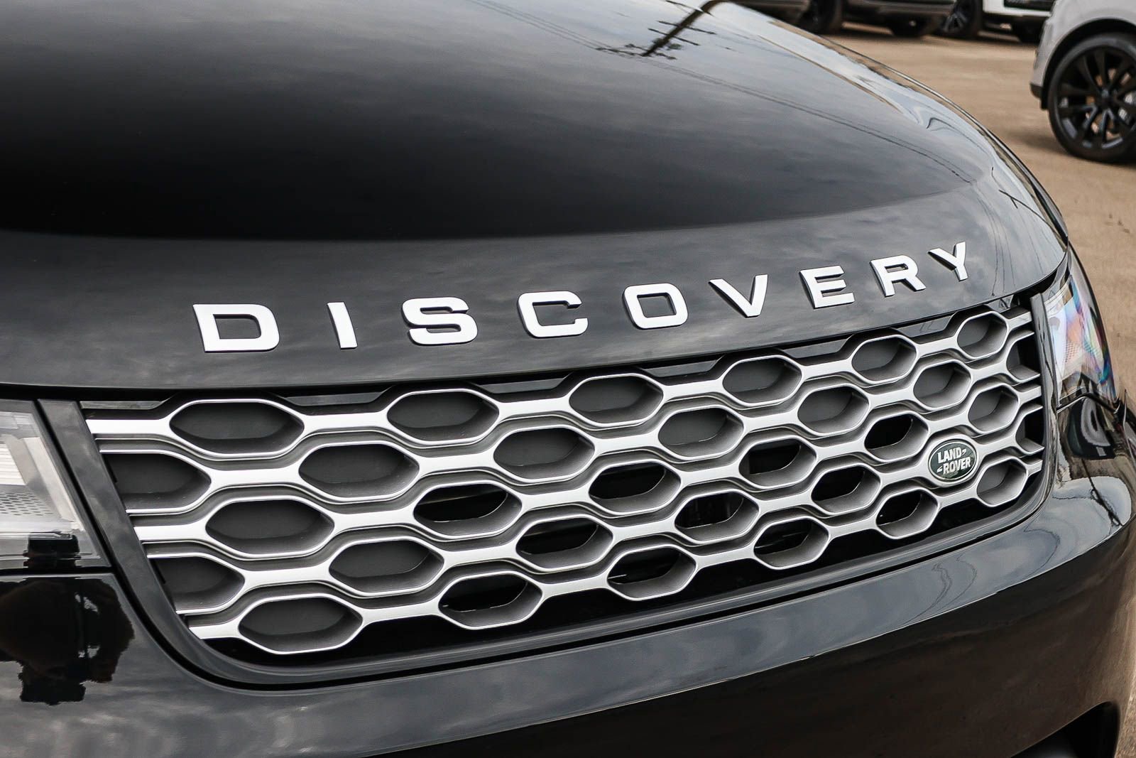 New 2026 Land Rover Discovery S image 16