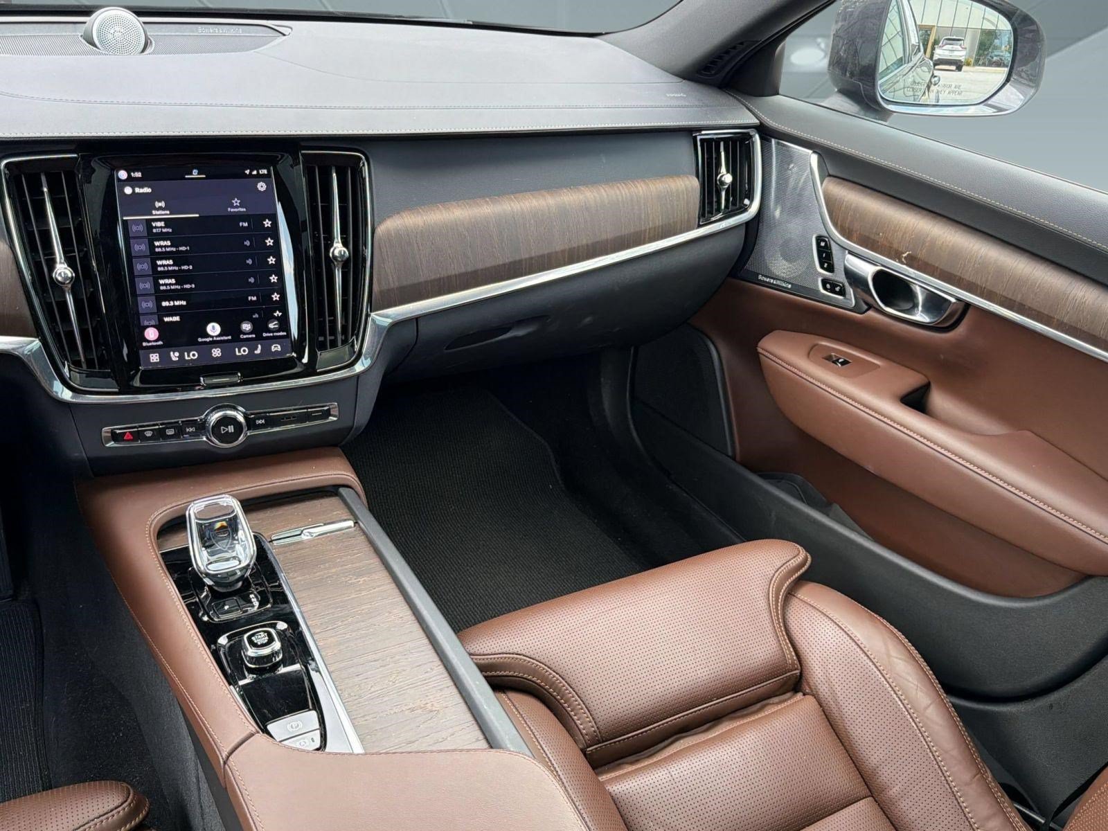 Certified 2025 Volvo V90 B6 Cross Country Ultra AWD/4WD image 28
