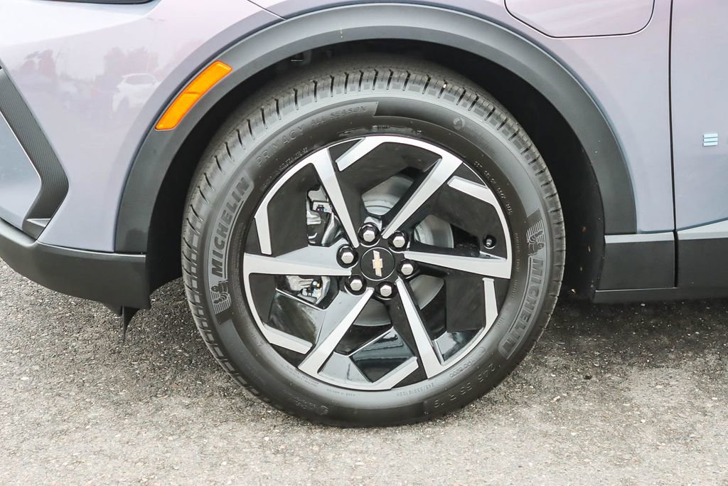 New 2026 Chevrolet Equinox EV LT image 9