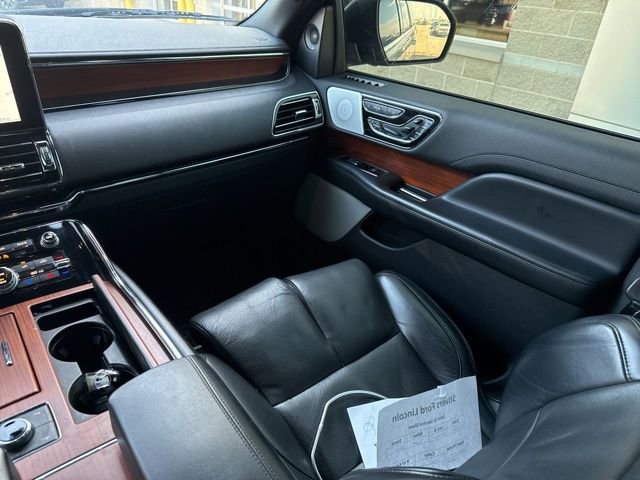 Used 2020 Lincoln Navigator L Reserve w/ Luxury Package image 19
