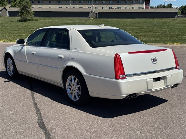 Used 2011 Cadillac DTS Premium FWD image 5