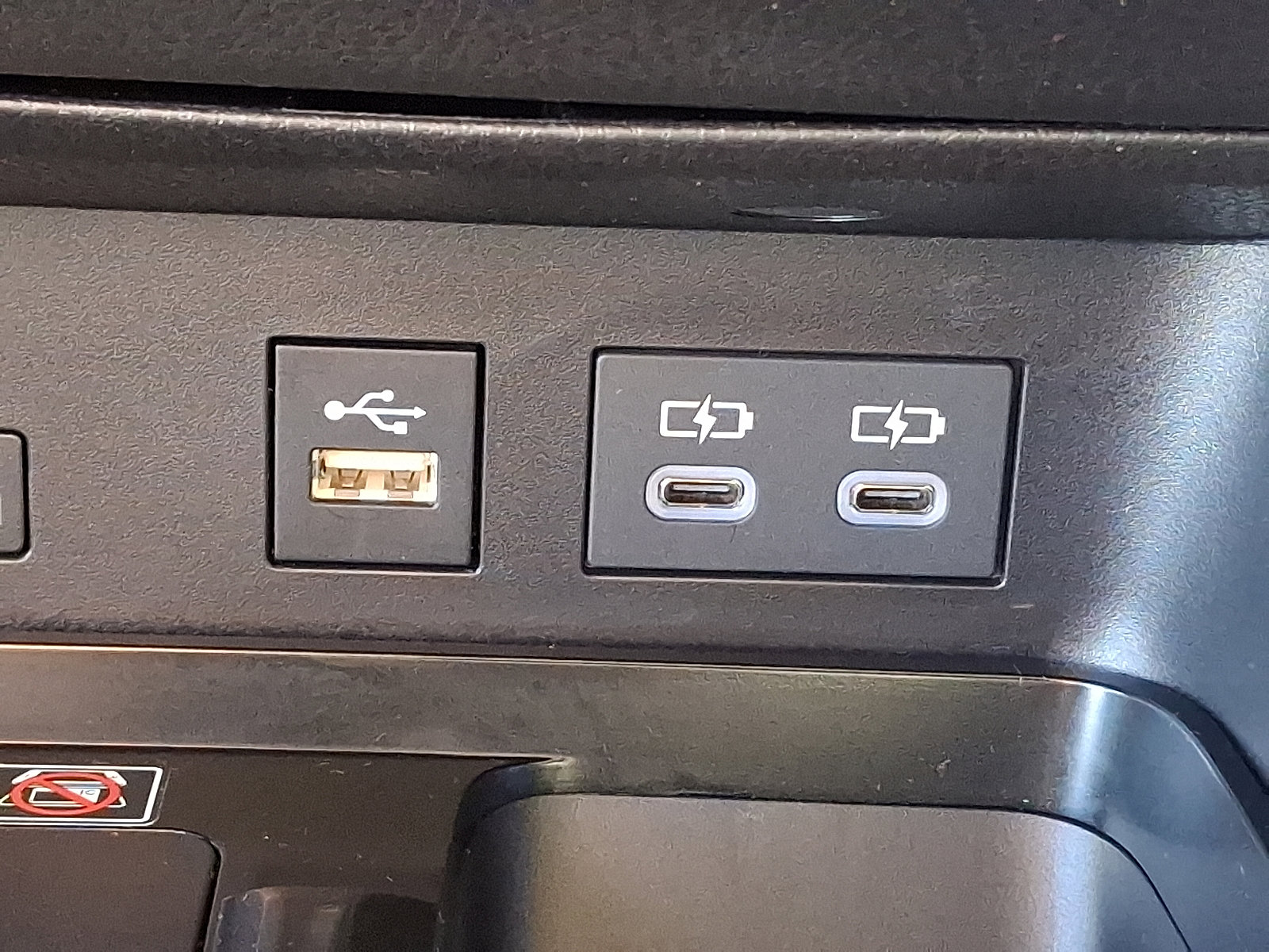 Certified 2025 Toyota Camry Hybrid image 26