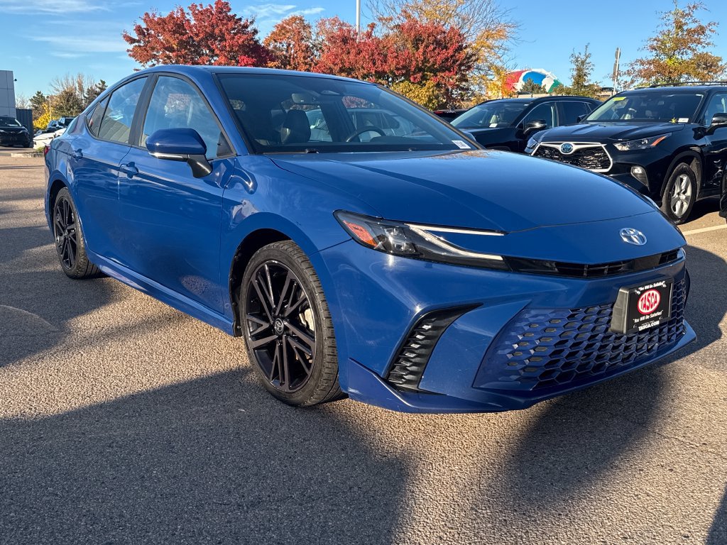 Used 2025 Toyota Camry XSE AWD/4WD image 9