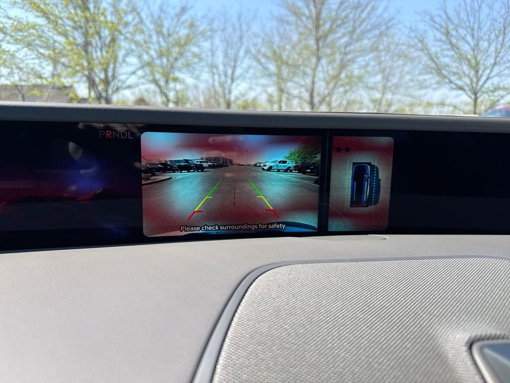 Used 2025 Lincoln Nautilus Premier AWD/4WD image 16