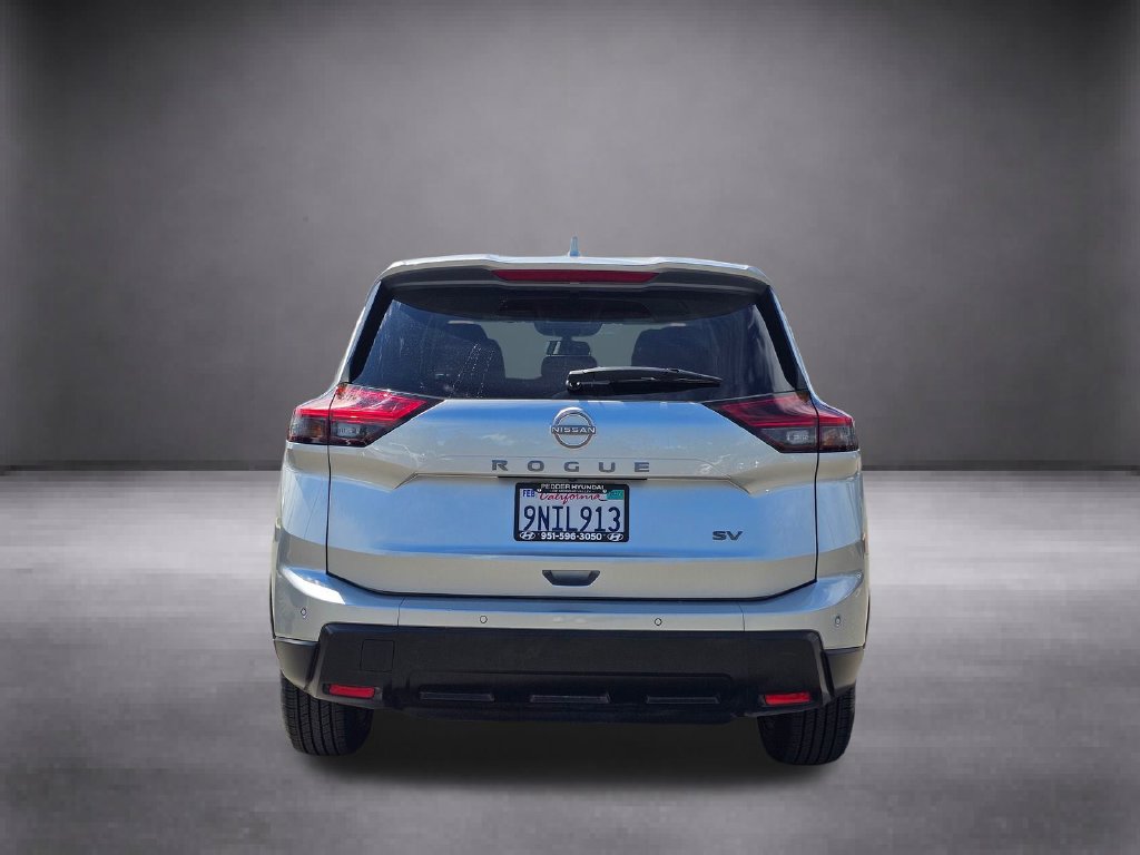 Used 2024 Nissan Rogue SV FWD image 8
