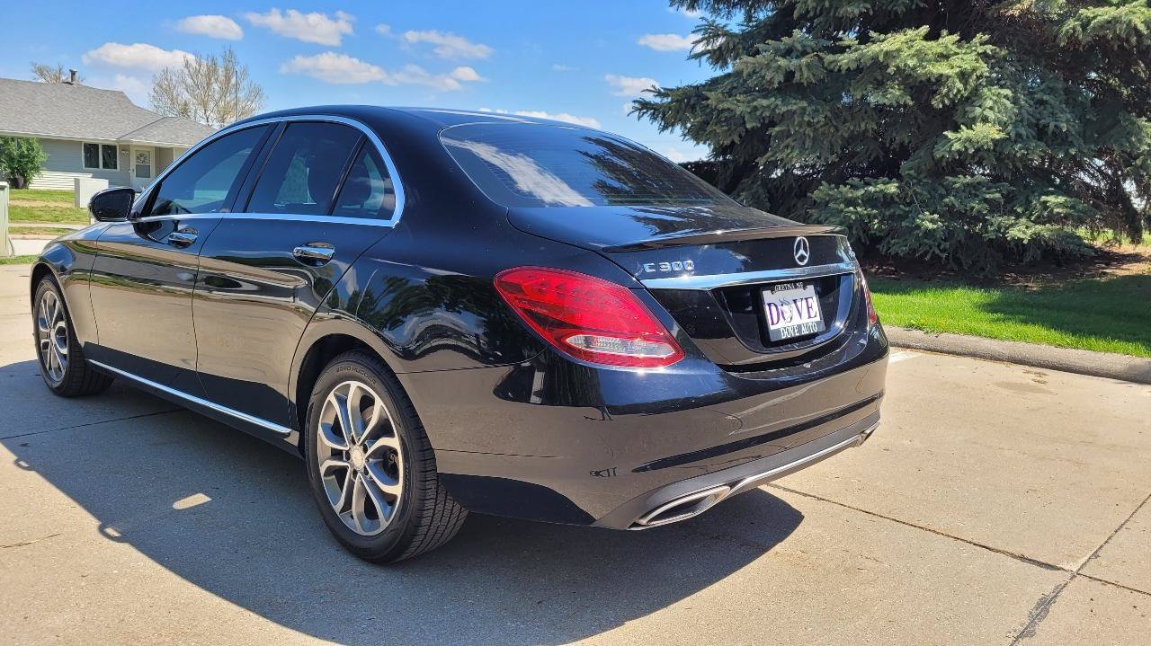 Used 2016 Mercedes-Benz C 300 4MATIC Sedan image 8