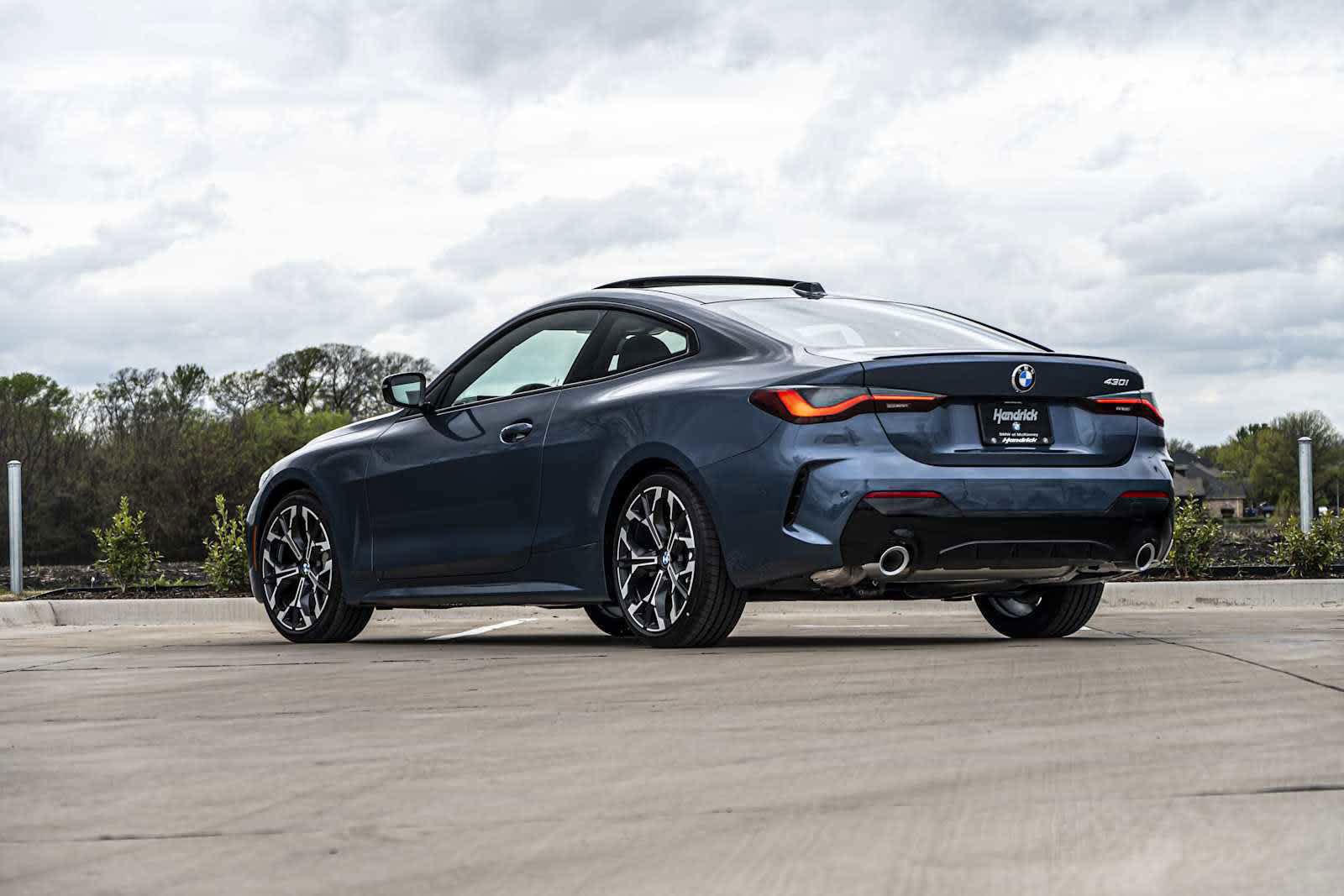 Used 2025 BMW 430i Coupe w/ M Sport Package RWD image 2