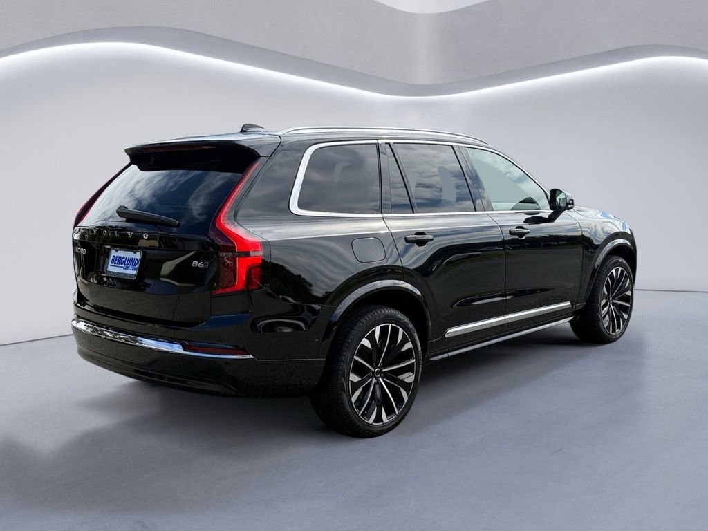Certified 2025 Volvo XC90 B6 Plus image 4