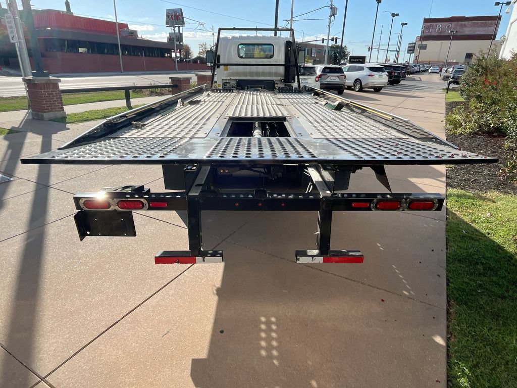 Used 2024 Chevrolet Low Cab Forward 5500XD RWD image 6